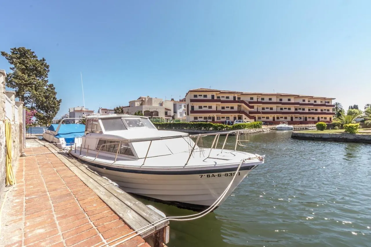 Goldhome - Casa 5 Habitaciones, 3 Banos, Piscina Privada, Amarre Empuriabrava 0*,  Espagne
