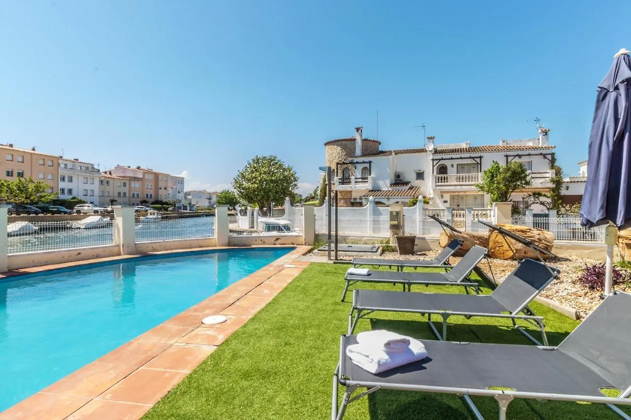 Goldhome - Casa 5 Habitaciones, 3 Banos, Piscina Privada, Amarre Empuriabrava 0*,