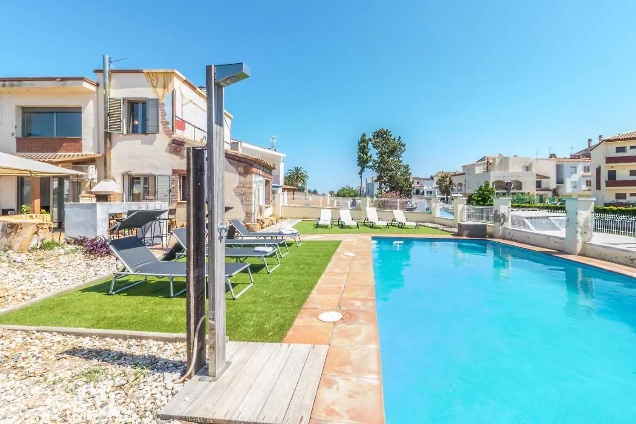 Goldhome - Casa 5 Habitaciones, 3 Banos, Piscina Privada, Amarre Empuriabrava Hébergement de vacances