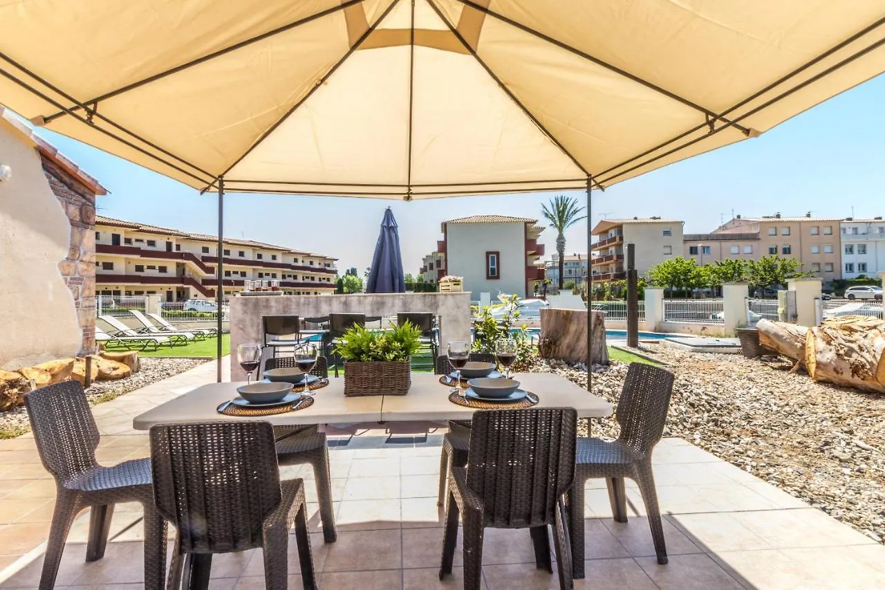 Goldhome - Casa 5 Habitaciones, 3 Banos, Piscina Privada, Amarre Empuriabrava Semesterbostad