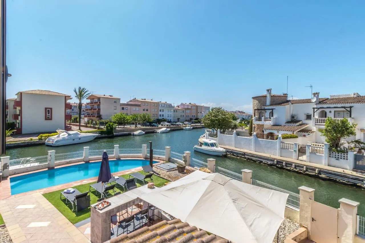 Semesterbostad Goldhome - Casa 5 Habitaciones, 3 Banos, Piscina Privada, Amarre Empuriabrava Spanien