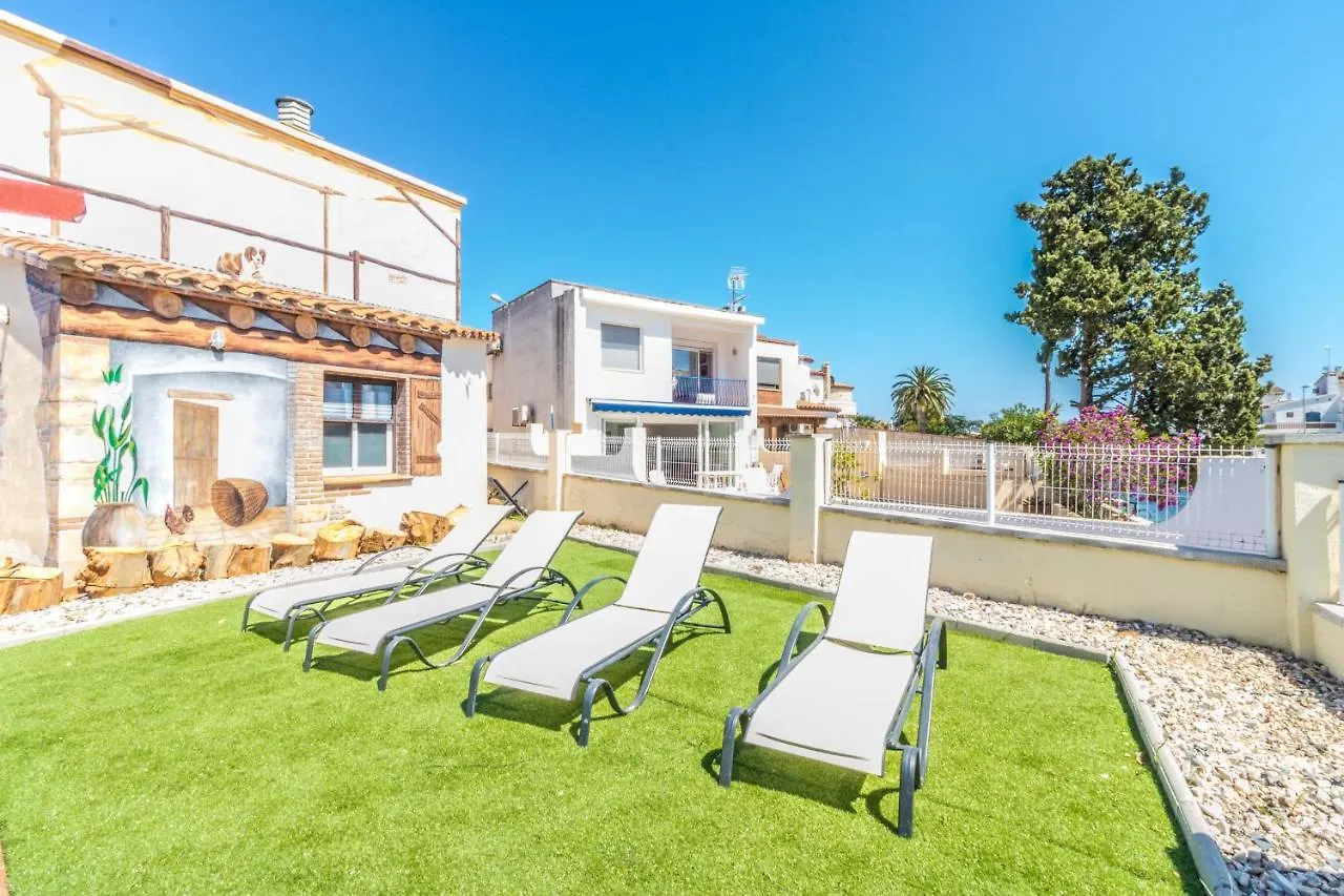 Goldhome - Casa 5 Habitaciones, 3 Banos, Piscina Privada, Amarre Empuriabrava 0*,  Spanien